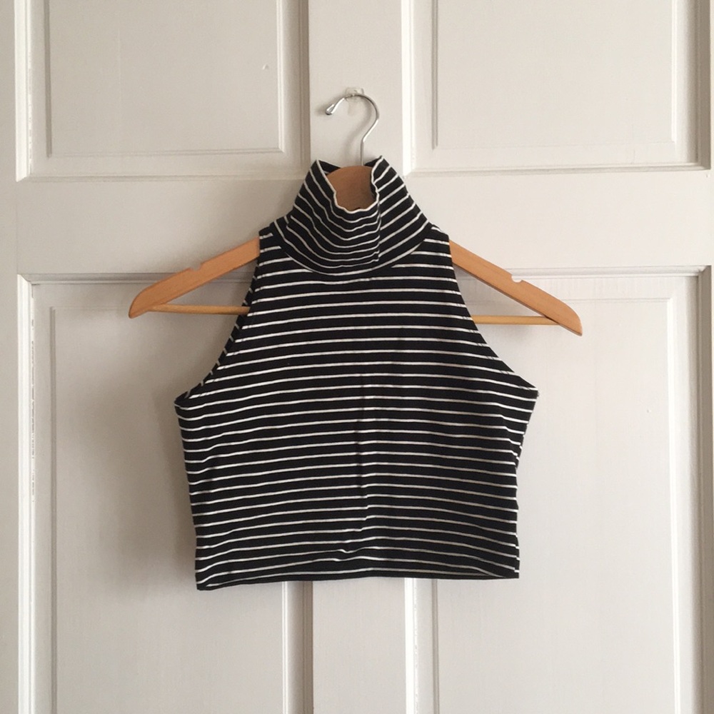 Black and white turtleneck crop top